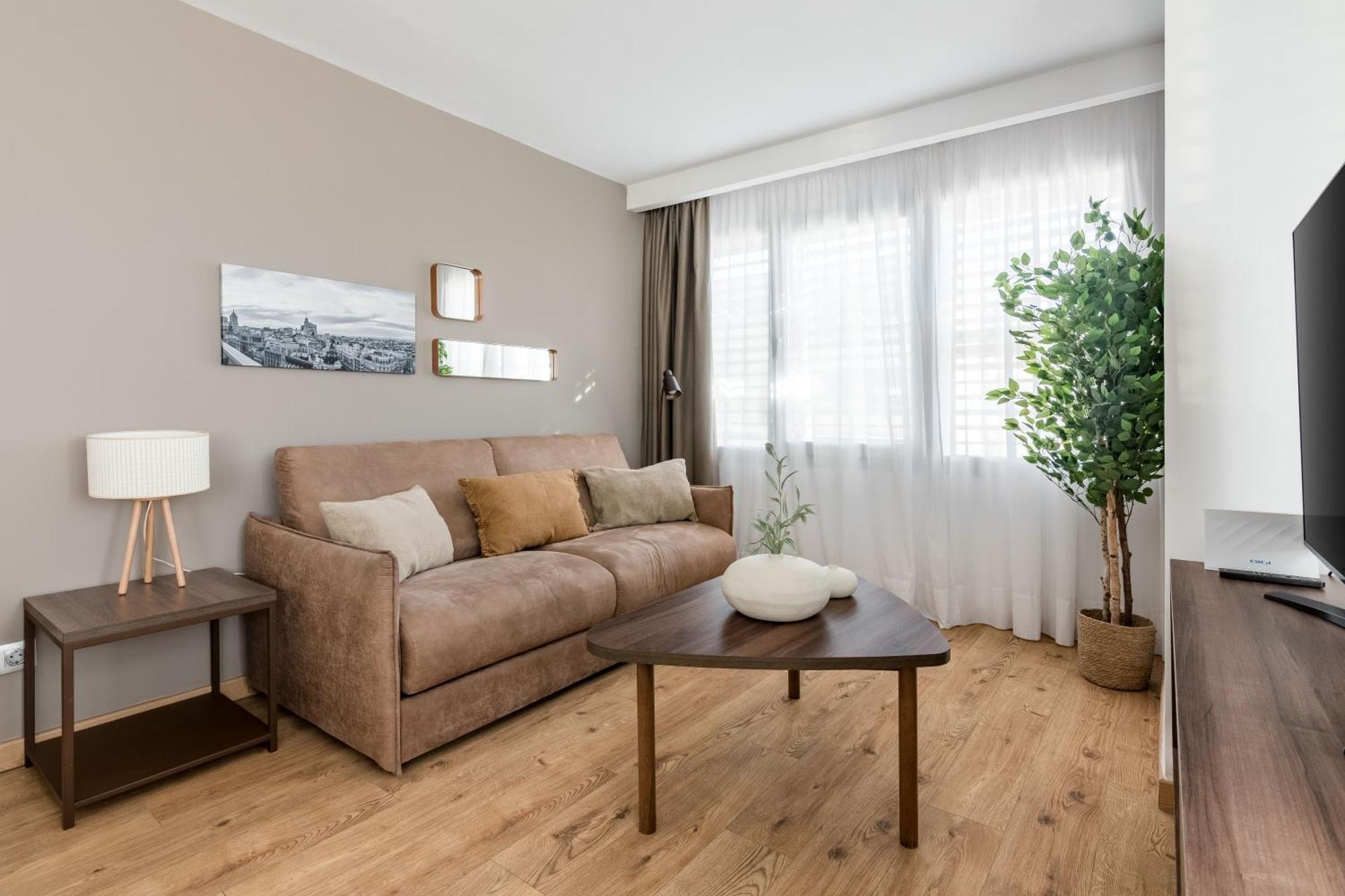 Charming Eurobuilding 2 Splendid Madrid - Apartamento Para 4 — Photos 2